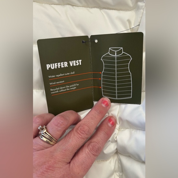 Ozark Trail soft puffer White plus size vest sz 2X - Picture 16 of 16